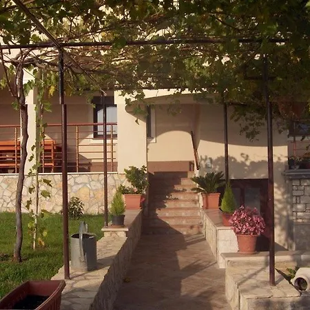 Studio In With Balcony, Air Conditioning, Wifi Apartment